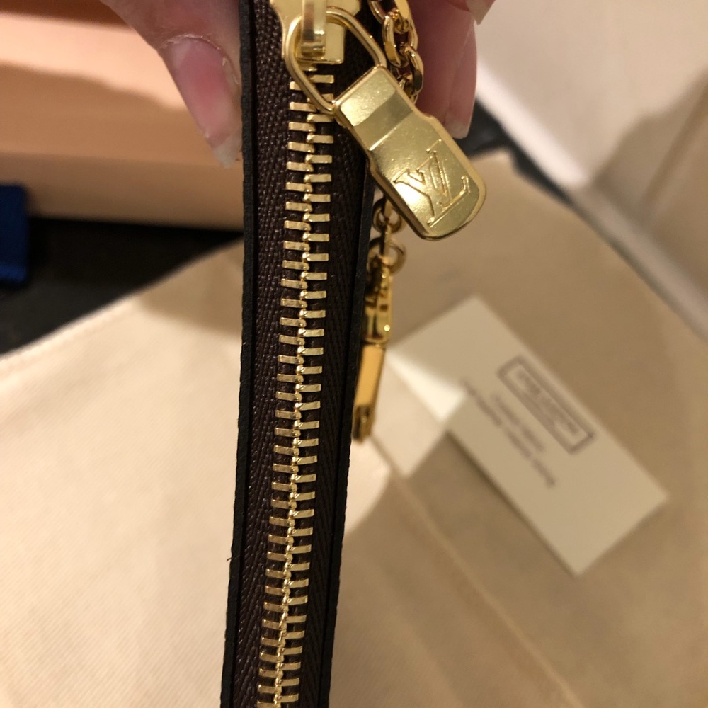 ❌sold❌NWT Authentic LV Cles in Monogram - Picture 3 of 6